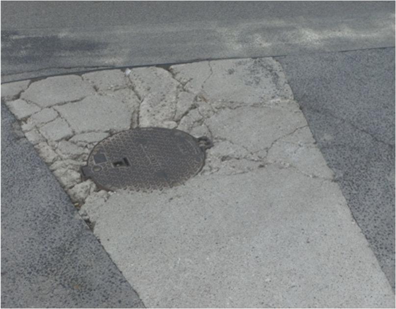 Cedimenti dell'attuale pavimentazione Cedimenti dell'attuale pavimentazione