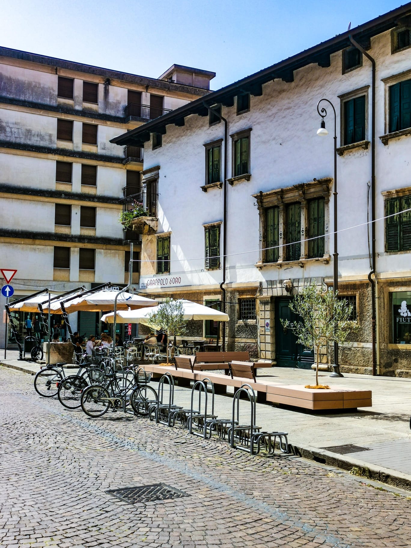 I nuovi arredi di via Savorgnana 4 I nuovi arredi di via Savorgnana