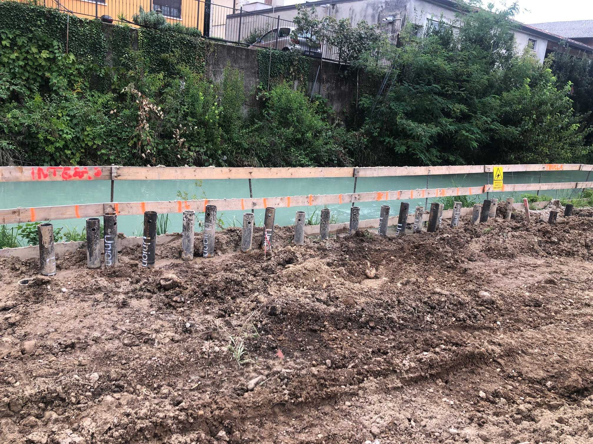 Lavori nella nuova area verde di via Pasolini Lavori nella nuova area verde di via Pasolini