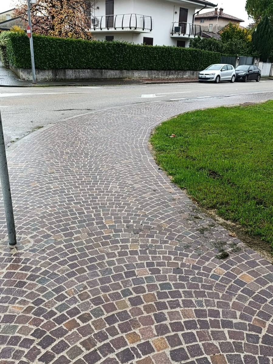 Nuovi marciapiedi via Spalato Nuovi marciapiedi via Spalato