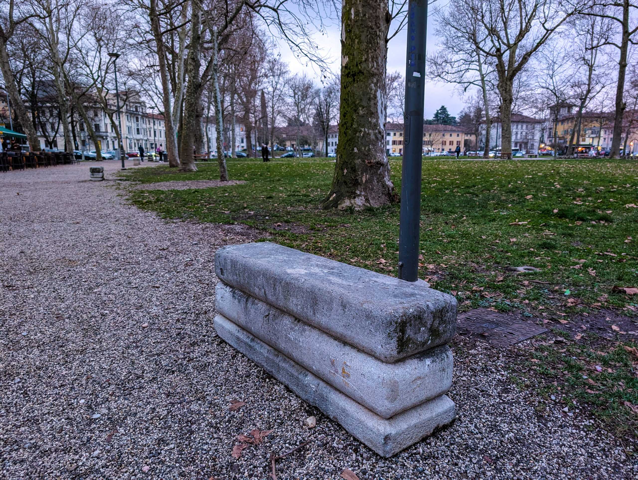 Le panchine storiche di pietra Le panchine storiche di pietra