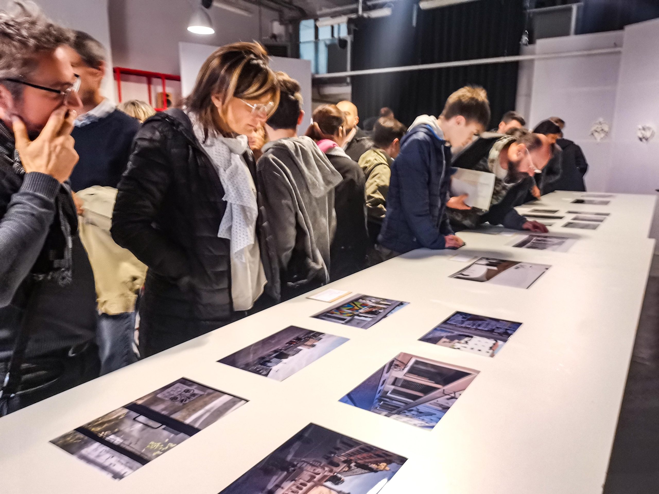 L'esposizione con le foto vincitrici L'esposizione con le foto vincitrici