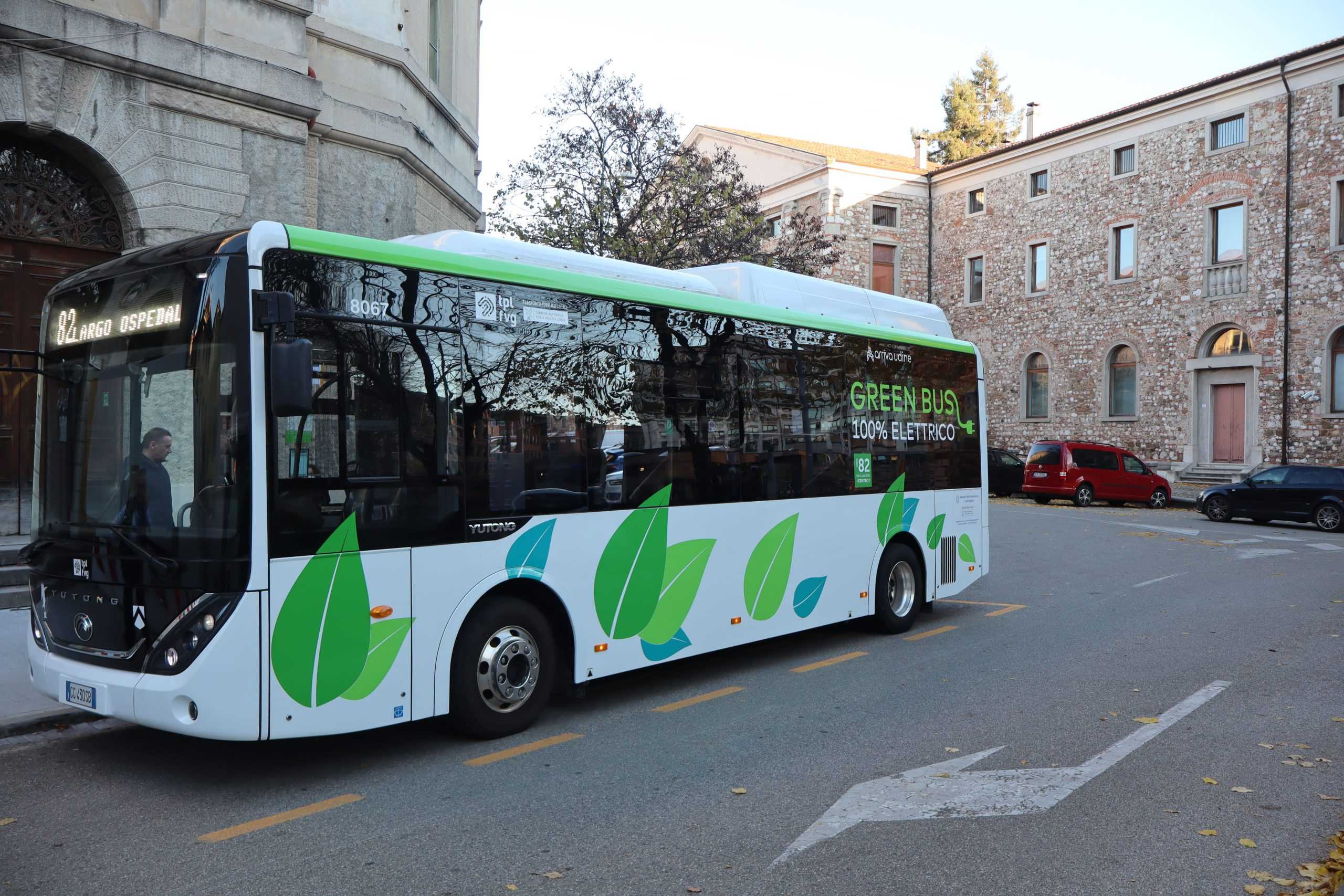 nuovo bus 82