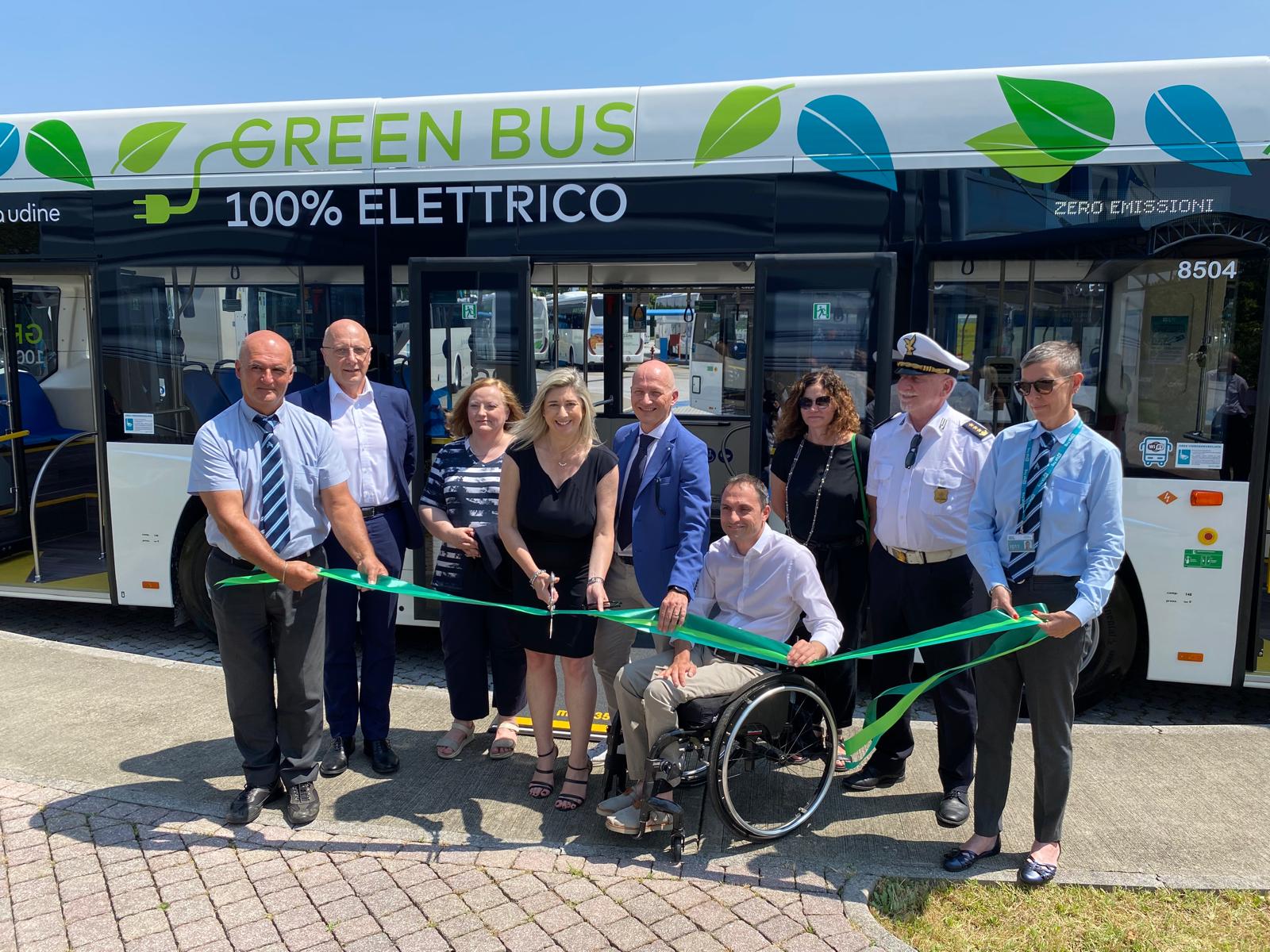 La presentazione dei nuovi bus elettrici