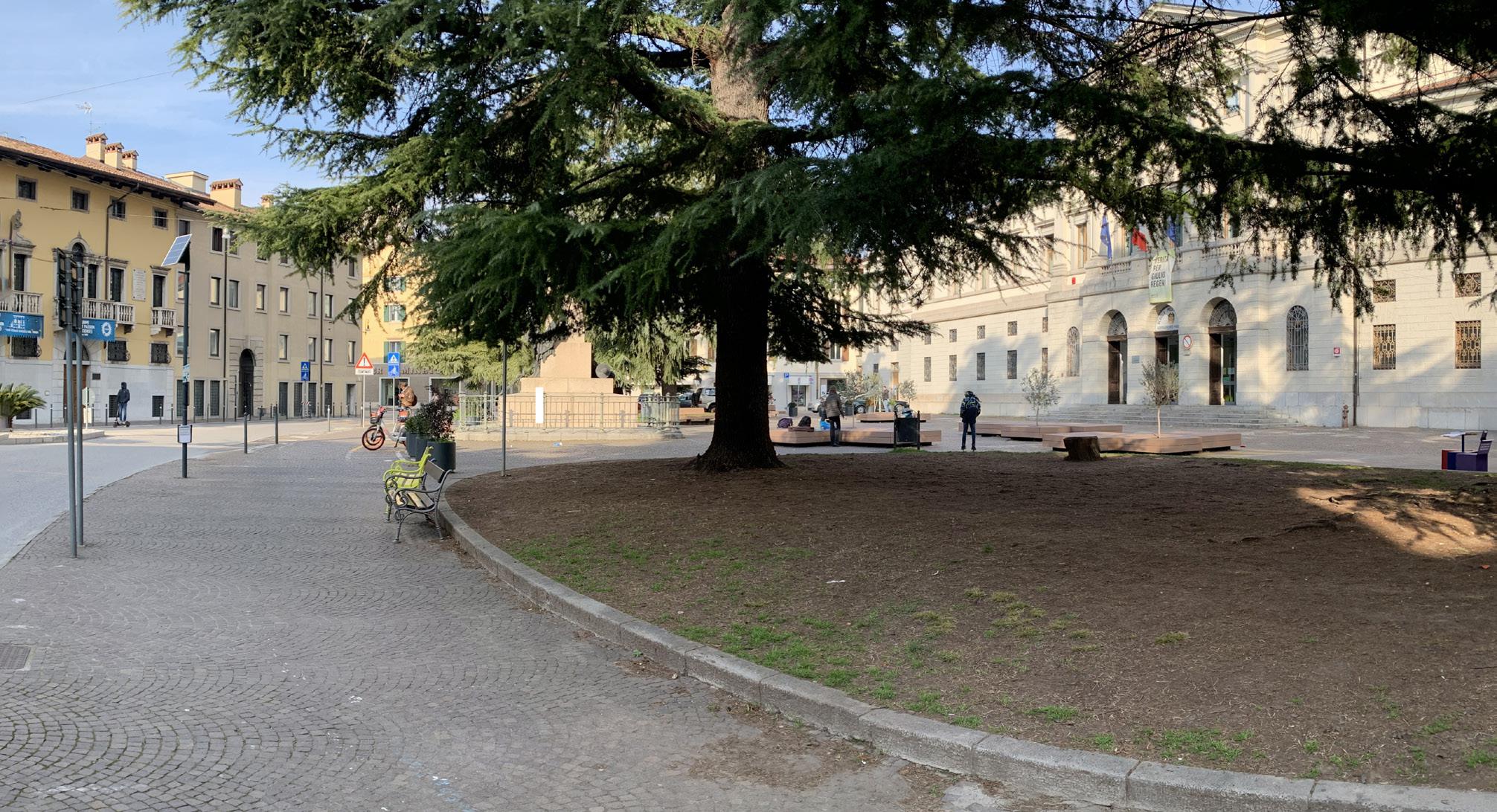 Piazza Garibaldi vista laterale oggi Piazza Garibaldi vista laterale oggi
