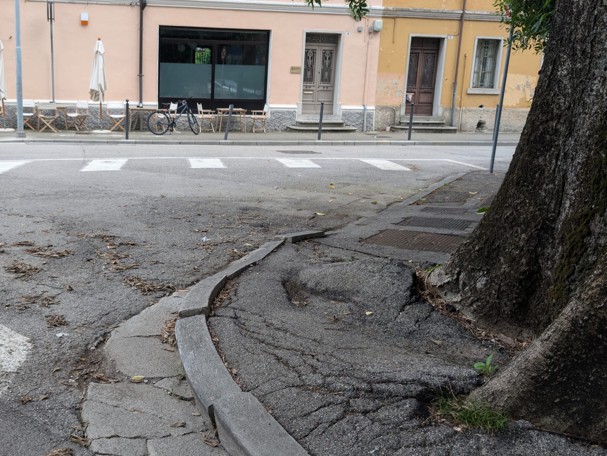 via dolfin fornaci stato attuale 1 via dolfin fornaci stato attuale 1