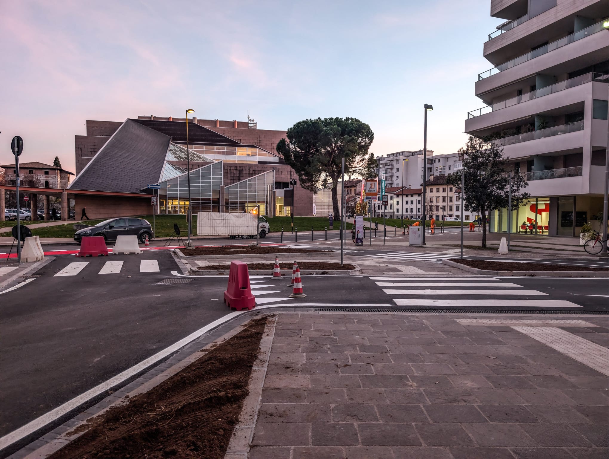 Il nuovo incrocio da via Bersaglio Il nuovo incrocio da via Bersaglio