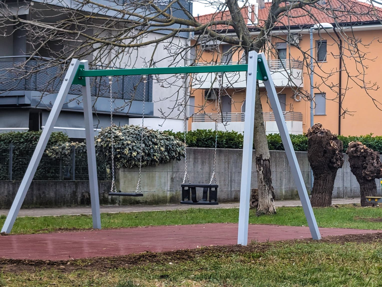 I giochi nell'area di via Monte Forno