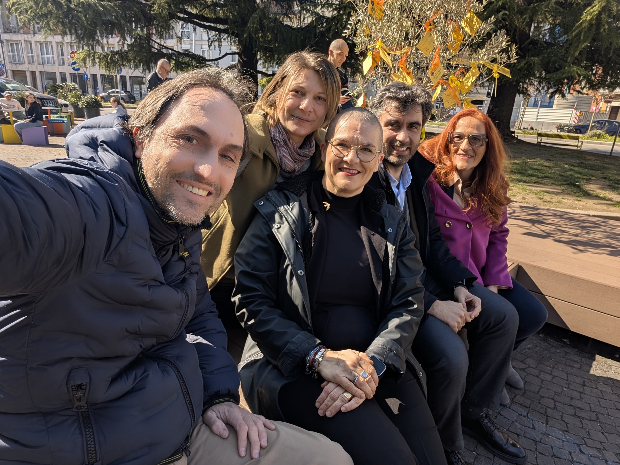 giornata felicità e poesia piazza garibaldi