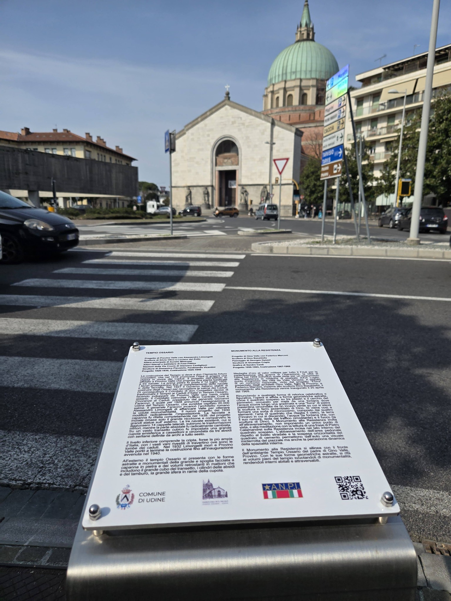 leggii piazzale XXVI Luglio leggii piazzale XXVI Luglio
