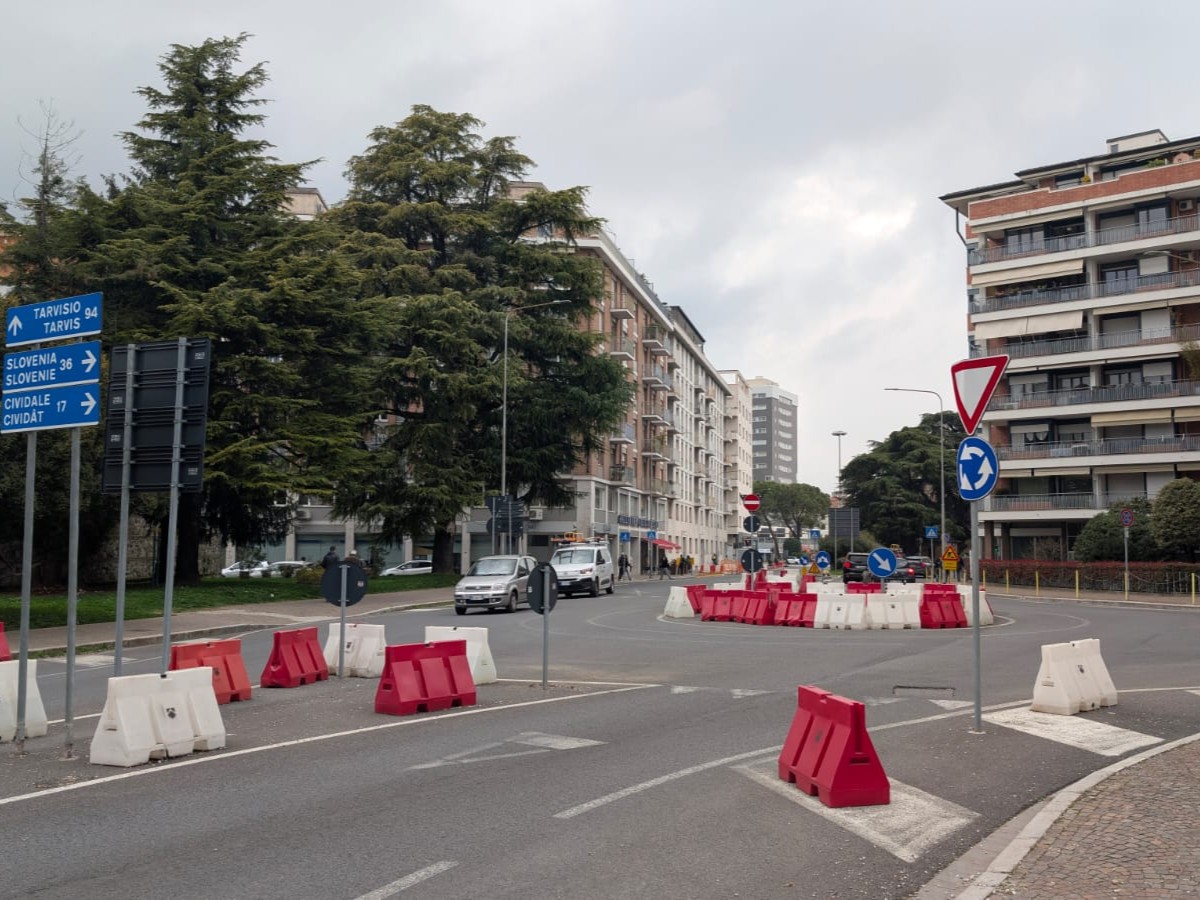 rotonda viale vittoria via diaz