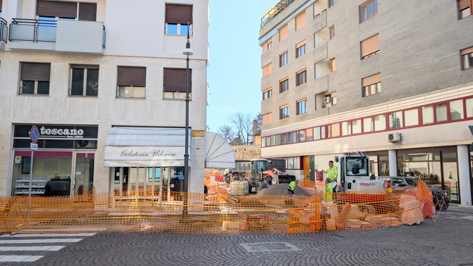 via santa chiara cantiere 2 via santa chiara cantiere 1