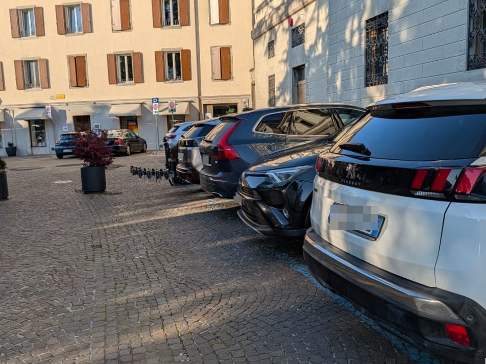 piazza garibaldi fioriere rimosse