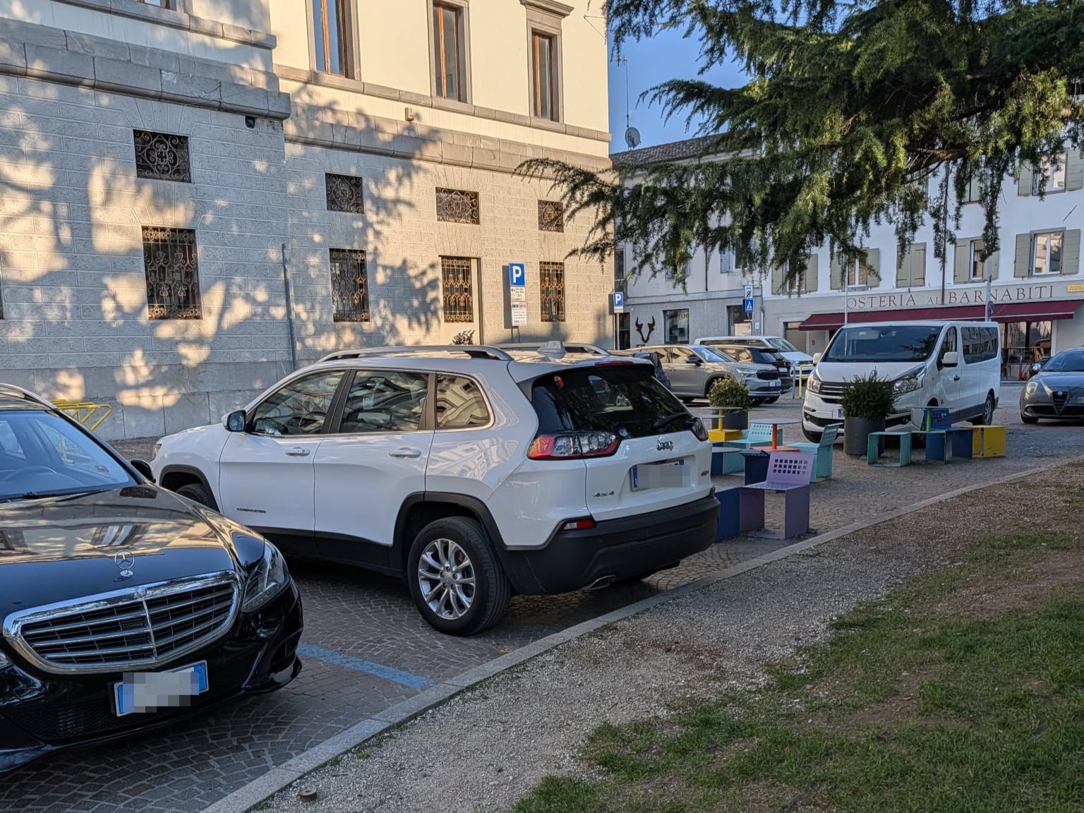 Oltre l’inciviltà: questa è prepotenza