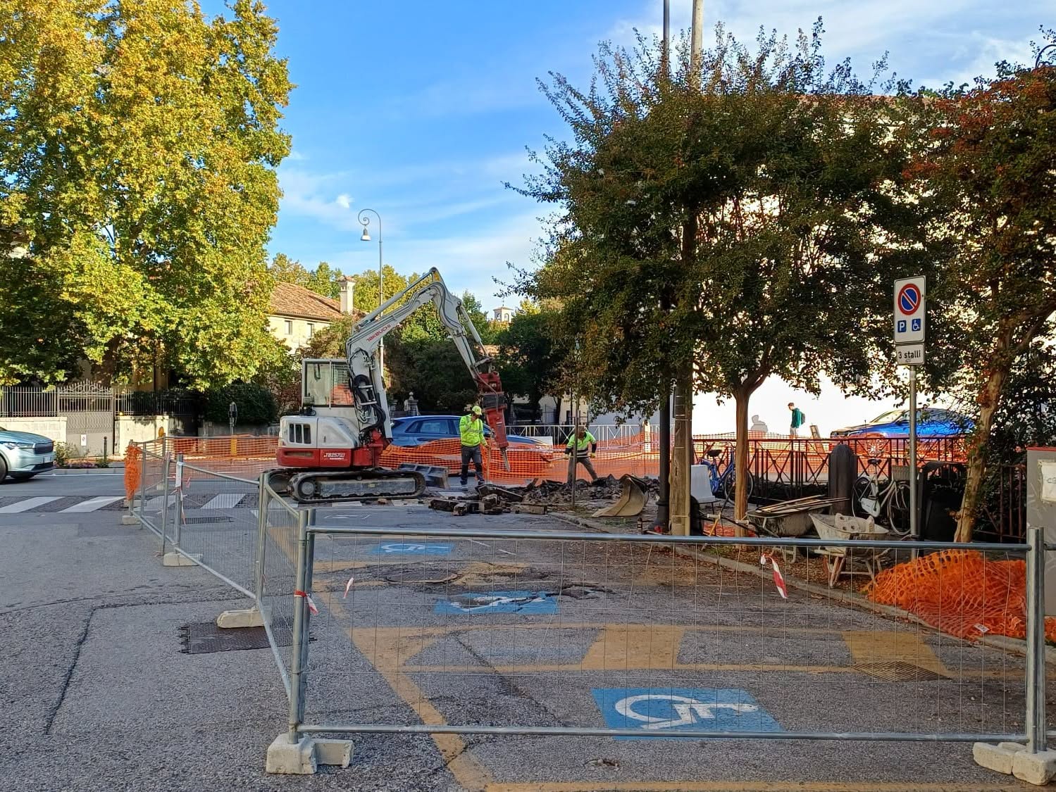 Percorsi pedonali accessibili piazza Patriarcato 1 Percorsi pedonali accessibili piazza Patriarcato